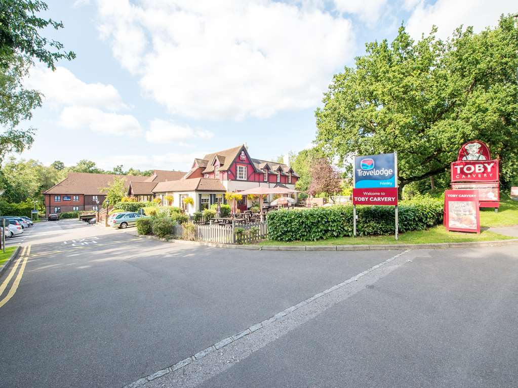 Travelodge Frimley Bagian luar foto