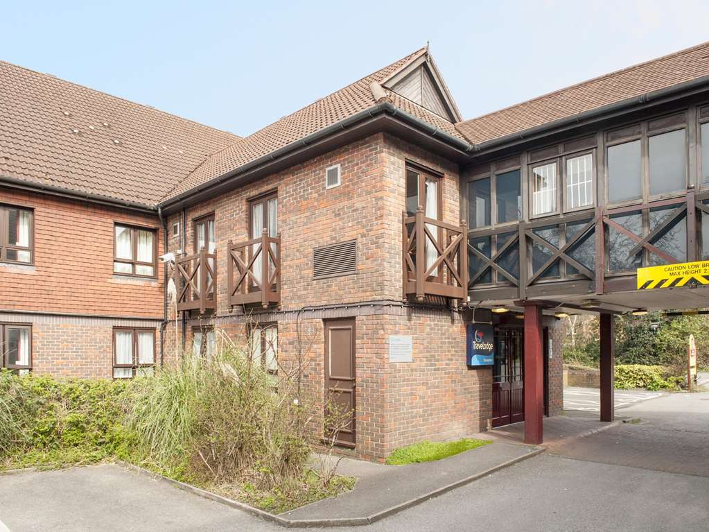 Travelodge Frimley Bagian luar foto