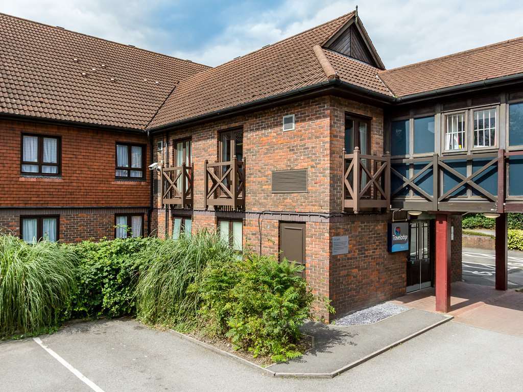 Travelodge Frimley Bagian luar foto